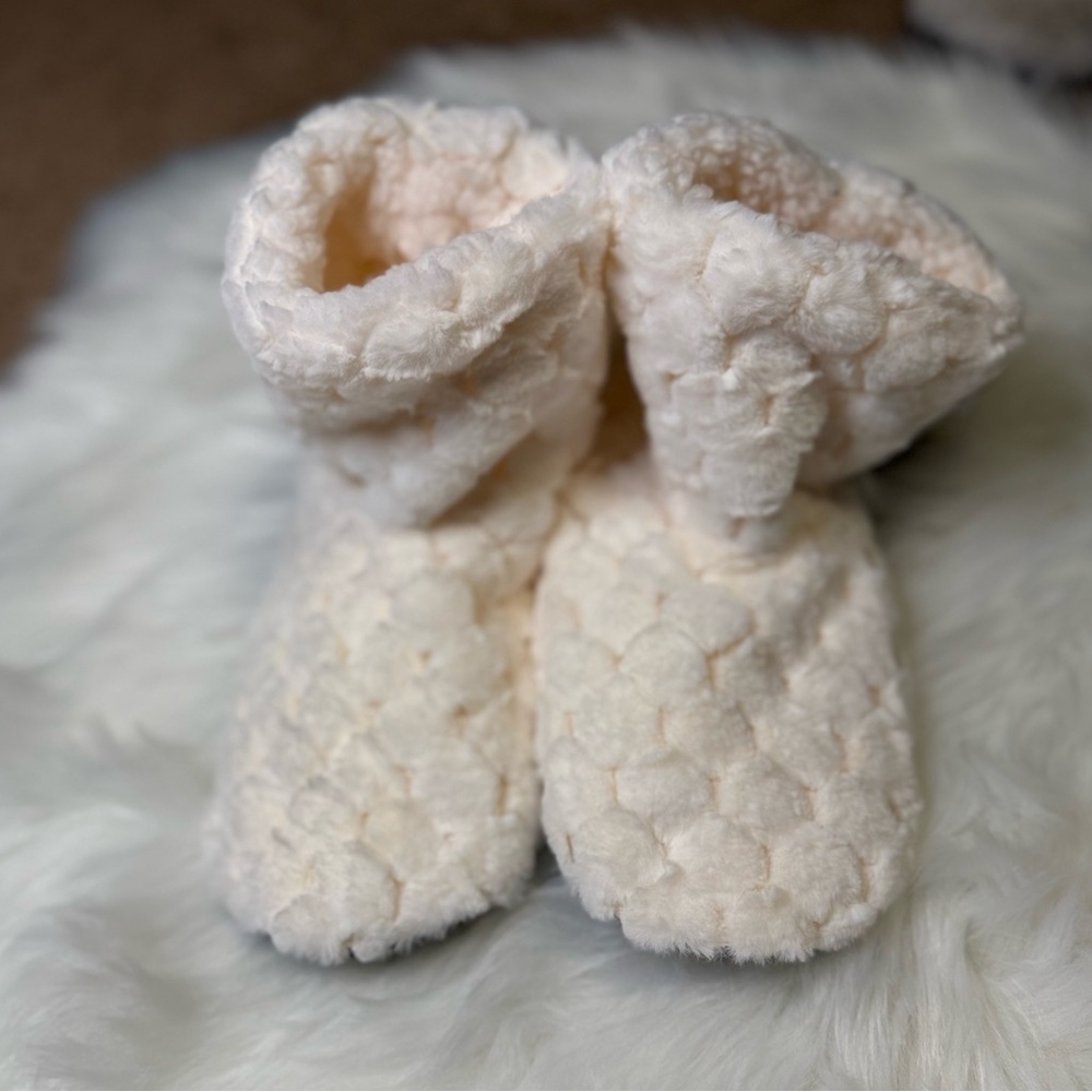 Plush beige Fuzzy Slippers for Women